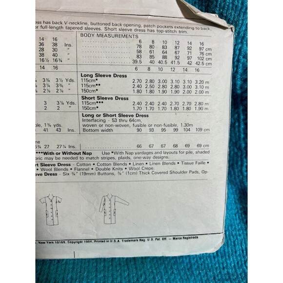 McCalls Sewing pattern 8911 dress button back patch pockets - Picture 5 of 5